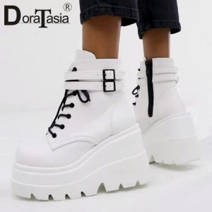 True Store shoes DORATASIA Luxury Brand New INS Hot Ladies High Platform Boots Fashion High Heels Ankle Boots Women 2020 Party Wedges Shoes Woman